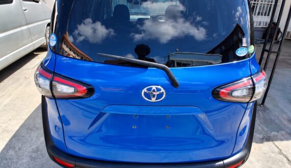 Toyota Sienta
